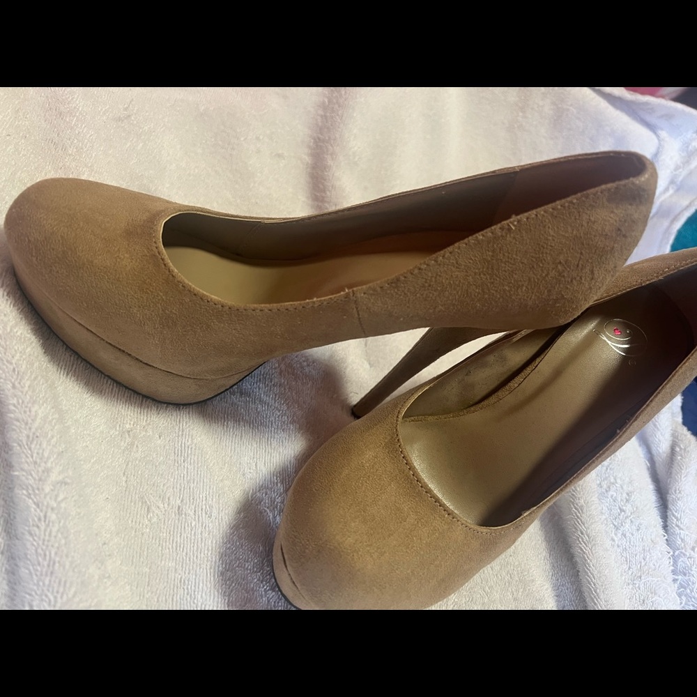 Brown suede stiletto platform pumps